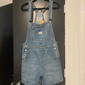 Levi’s Women’s Denim Overalls NWT!